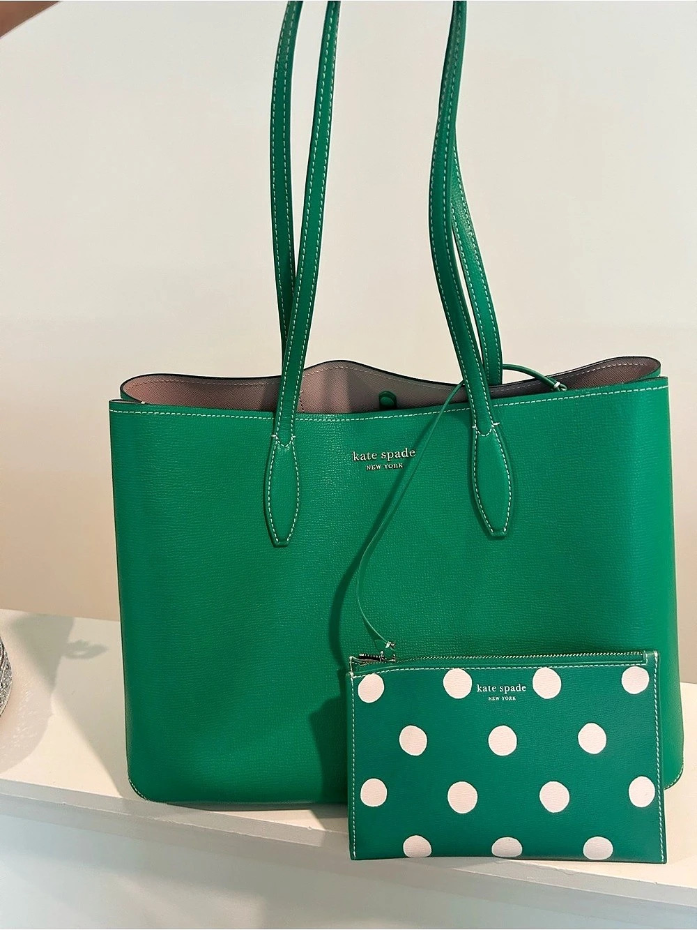 Kate Spade All Day Large Tote Green Polka Dot Pouch excellent condition